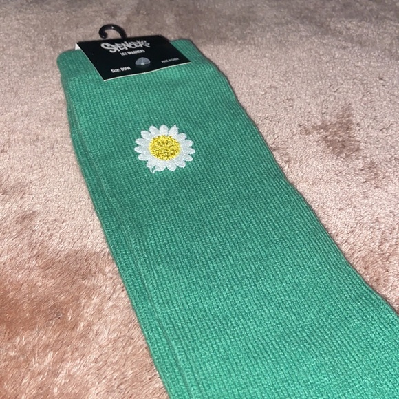 Spencer's Green Frog Leg Warmers for Kids - Picture 5 of 8